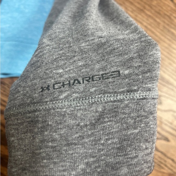 Small under armour hoodie - Picture 5 of 5